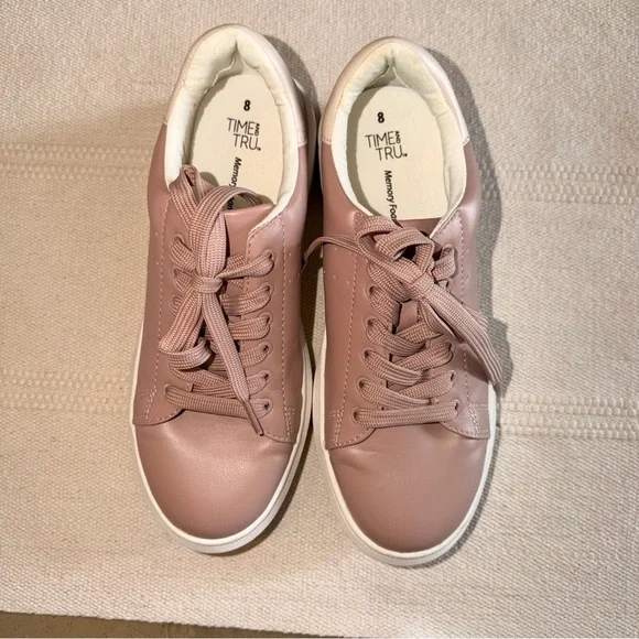 Time and Tru - Sneakers - Size 8 - Picture 2 of 7